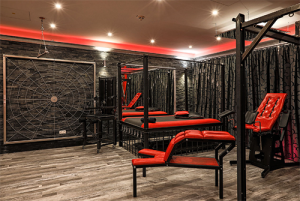 Domina Bizarre Erotix Studio